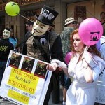 Anti-Narconon_protesters_in_New_York_City,_16_August_2008